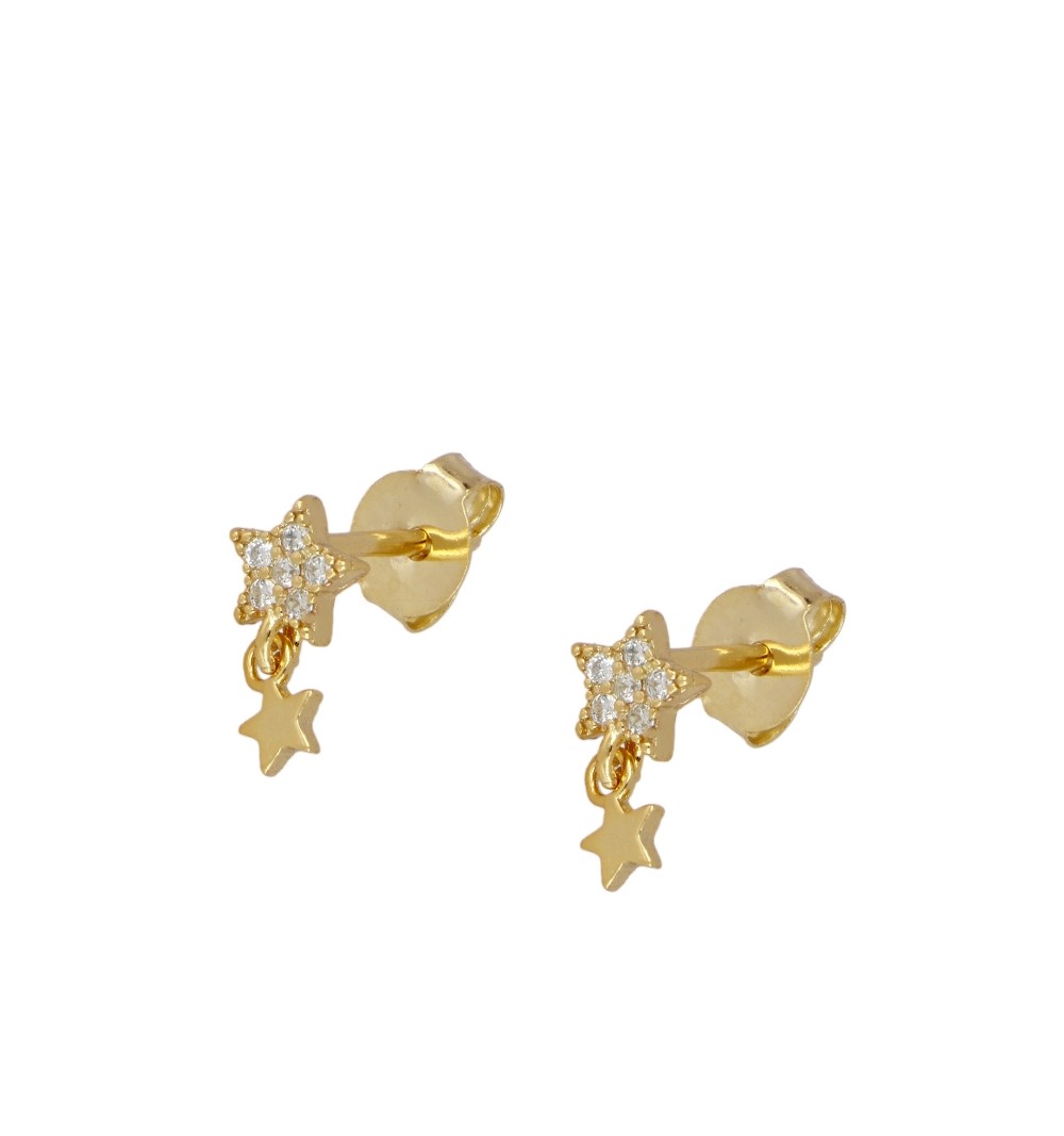 Gold-plated sterling silver star earring.