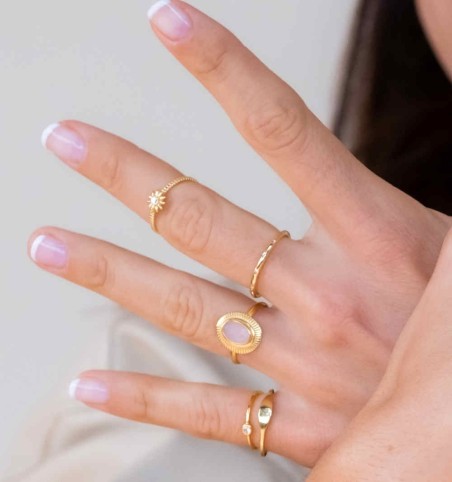 Anillo de plata 925 con baño de oro.