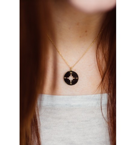 COLLAR ROSA DE LOS VIENTOS, GRANDE, DORADO | Bymarta.es