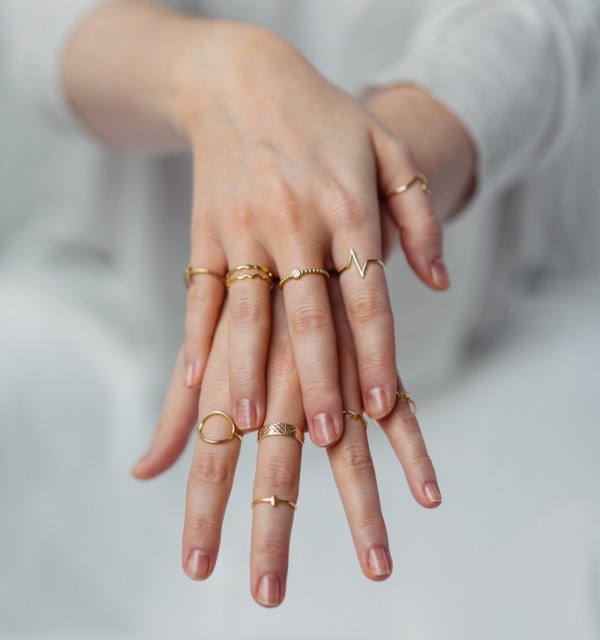RING SINUOUS GOLD | Bymarta.es