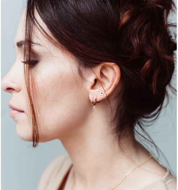 PENDIENTES ARO CIRCONITAS NEGRAS GOLD | Bymarta.es