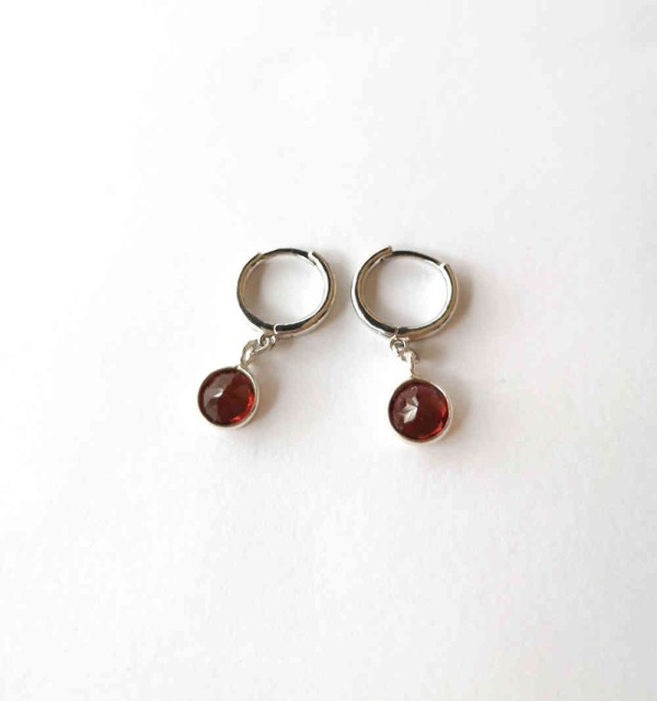 PENDIENTES SIMPLE WITH HOOPS SILVER | Bymarta.es