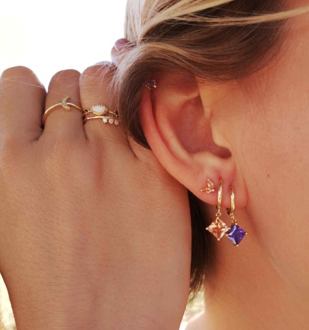 EARRING MARIEL LILAC HOOPS GOLD | Bymarta.es
